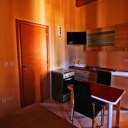 Twenty Antika Apartment เบียกุ ภายนอก รูปภาพ